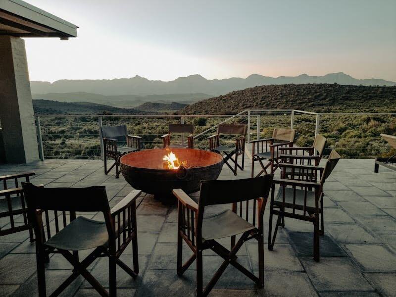 Creating Ambience: The Aesthetic Benefits of Fire Pits and Fire Tables